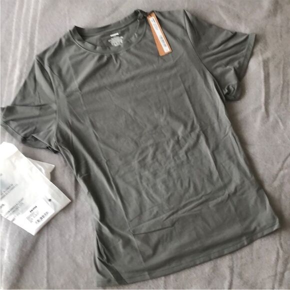 NWT SKIMS fits everybody short sleeve - Picture 2 of 5